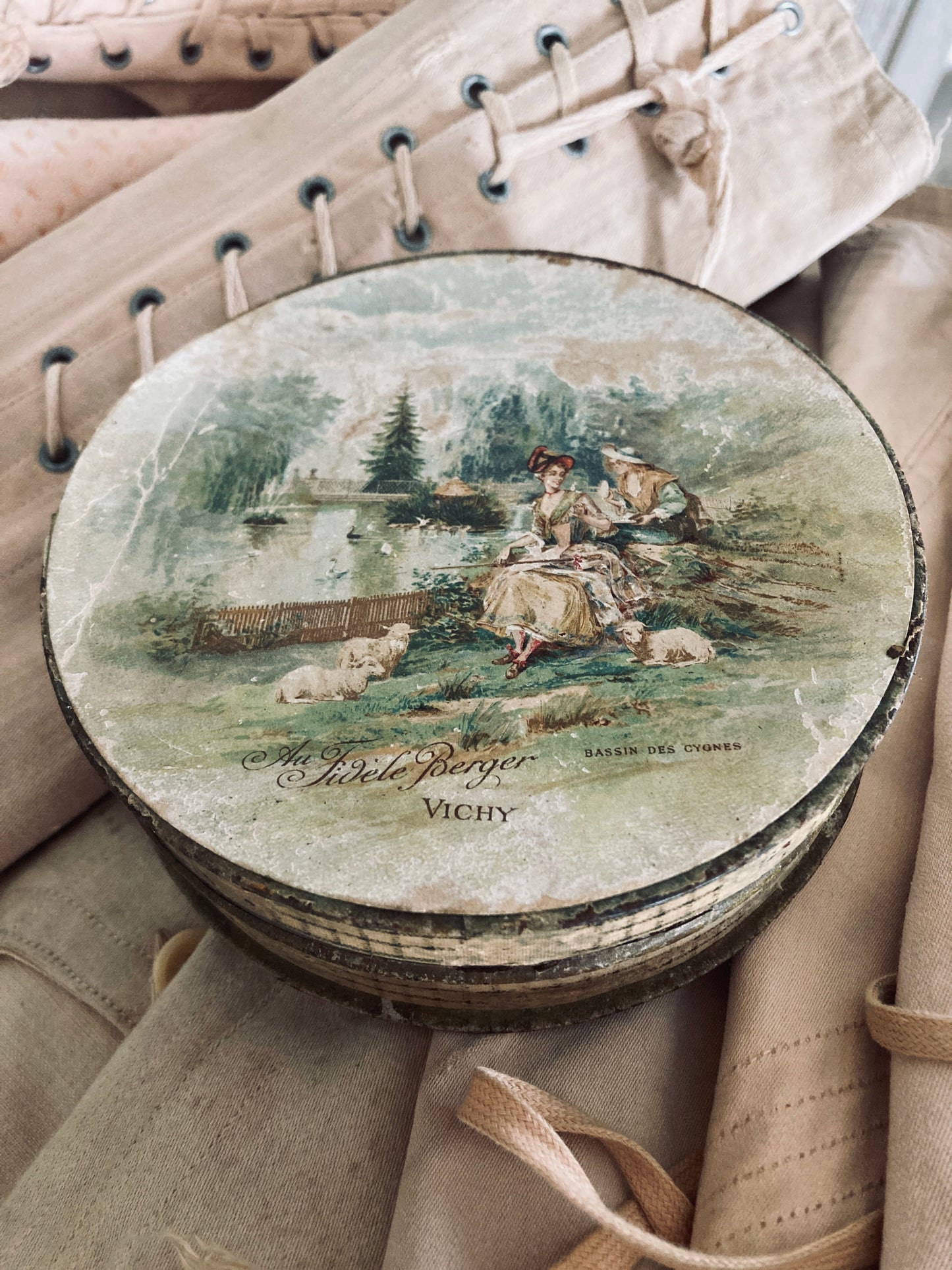 Antique French bon bon tin.
