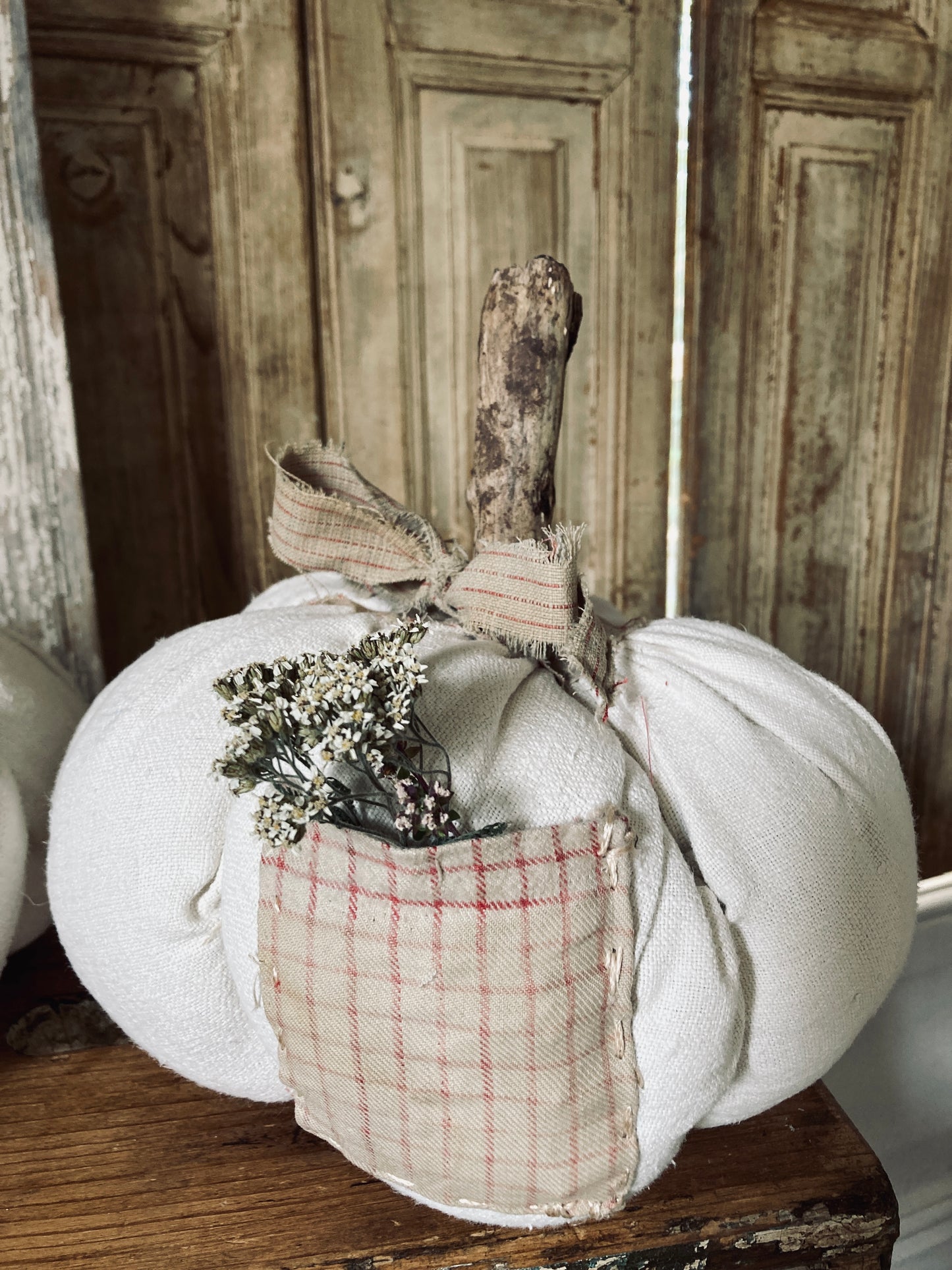 Linen pumpkin number 1.