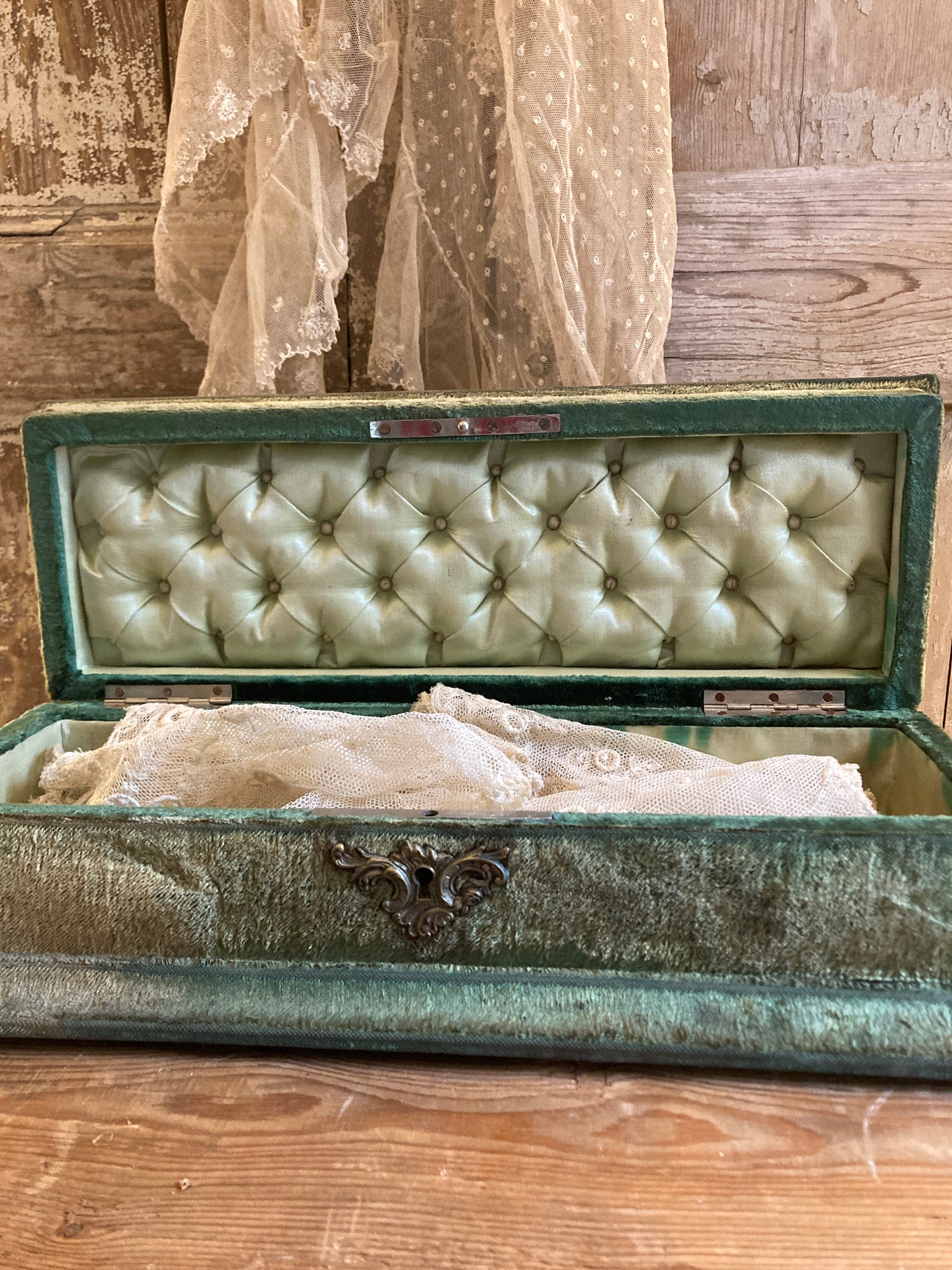 Victorian velvet jewellery box.