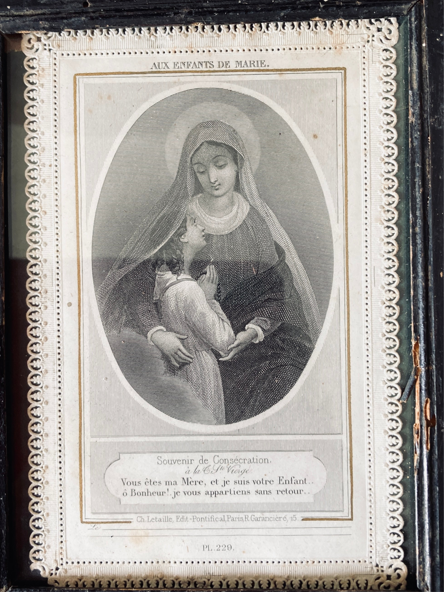 Charming french paper lace Saint picture
