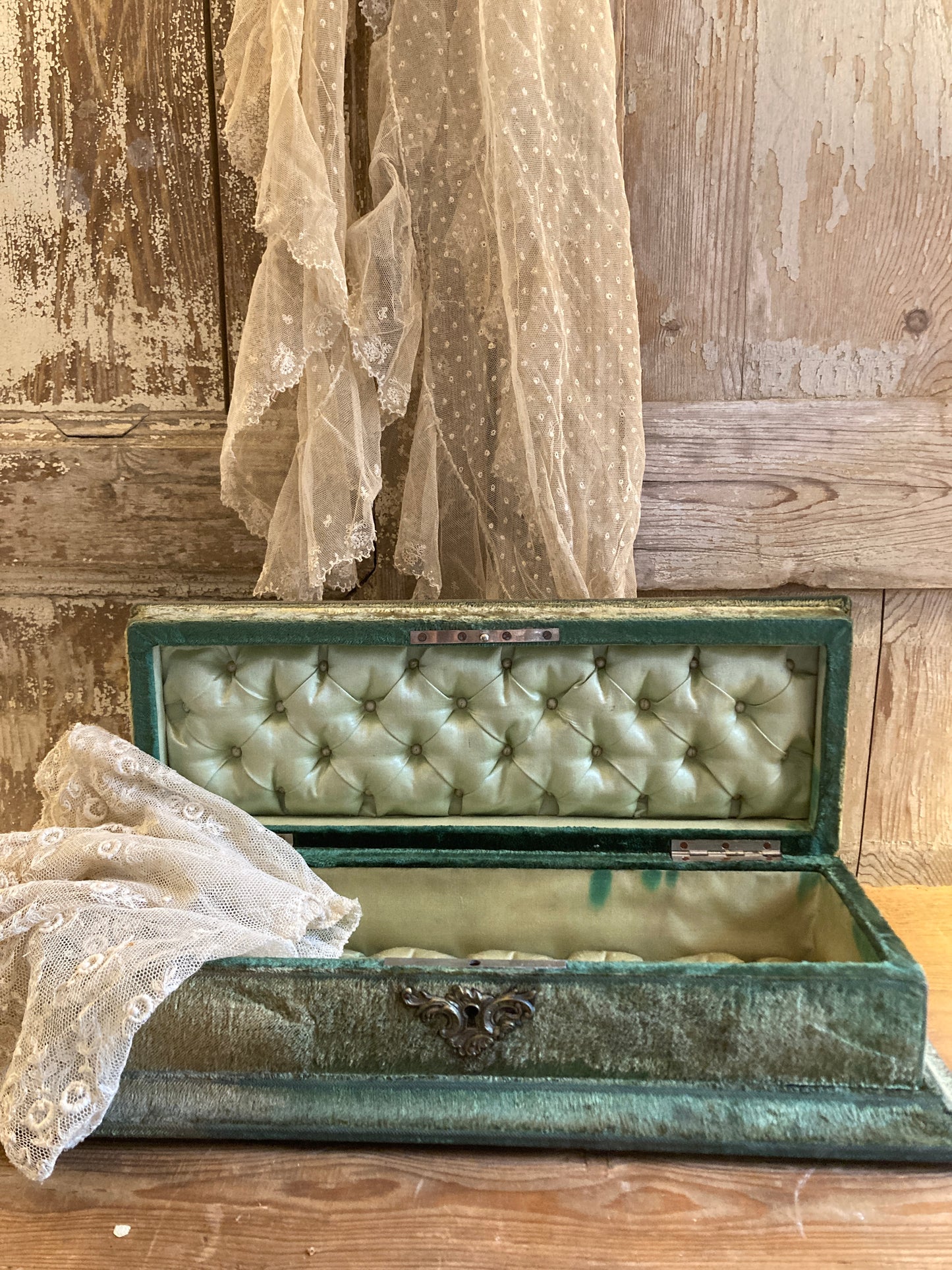 Victorian velvet jewellery box.