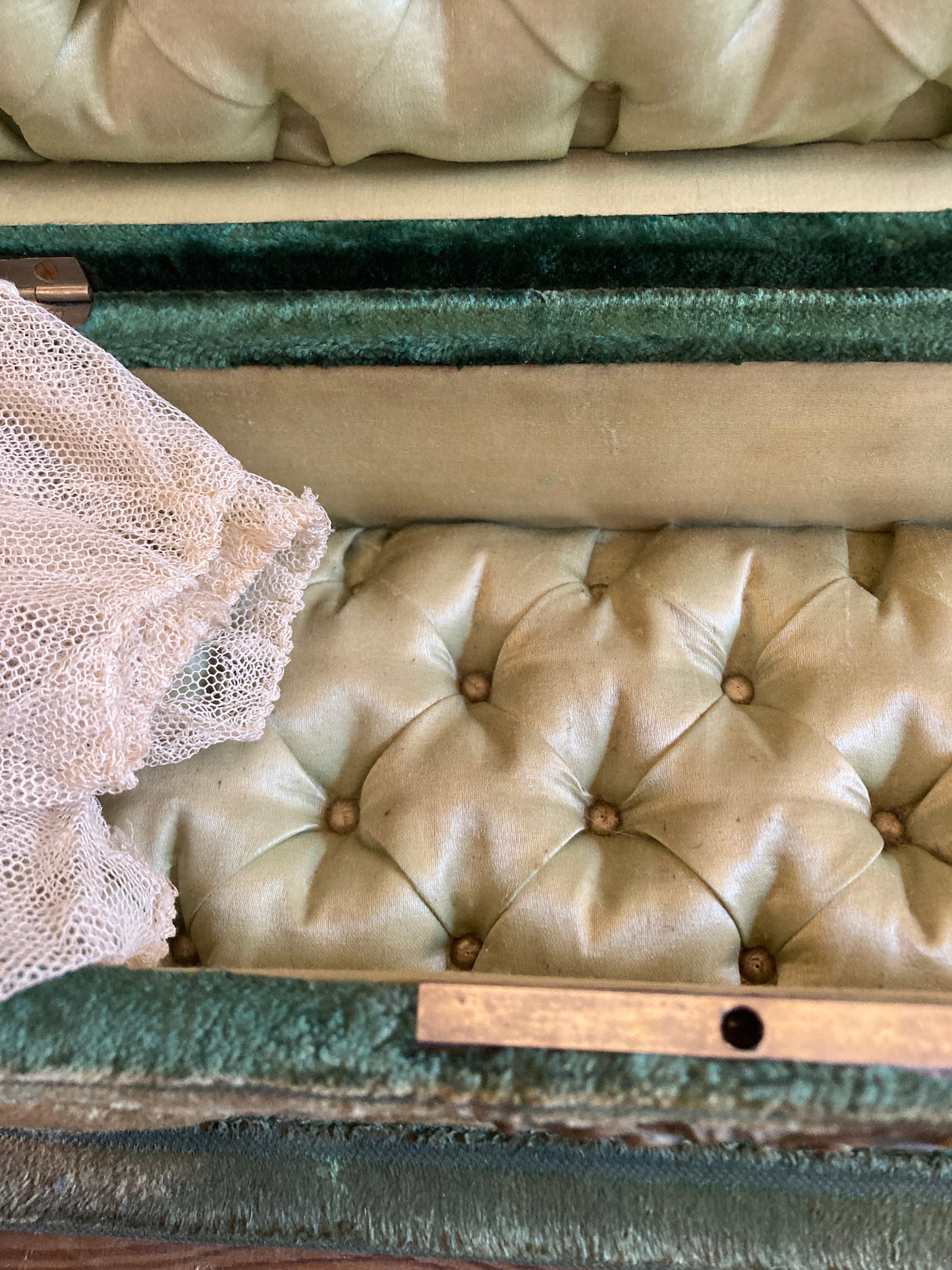 Victorian velvet jewellery box.