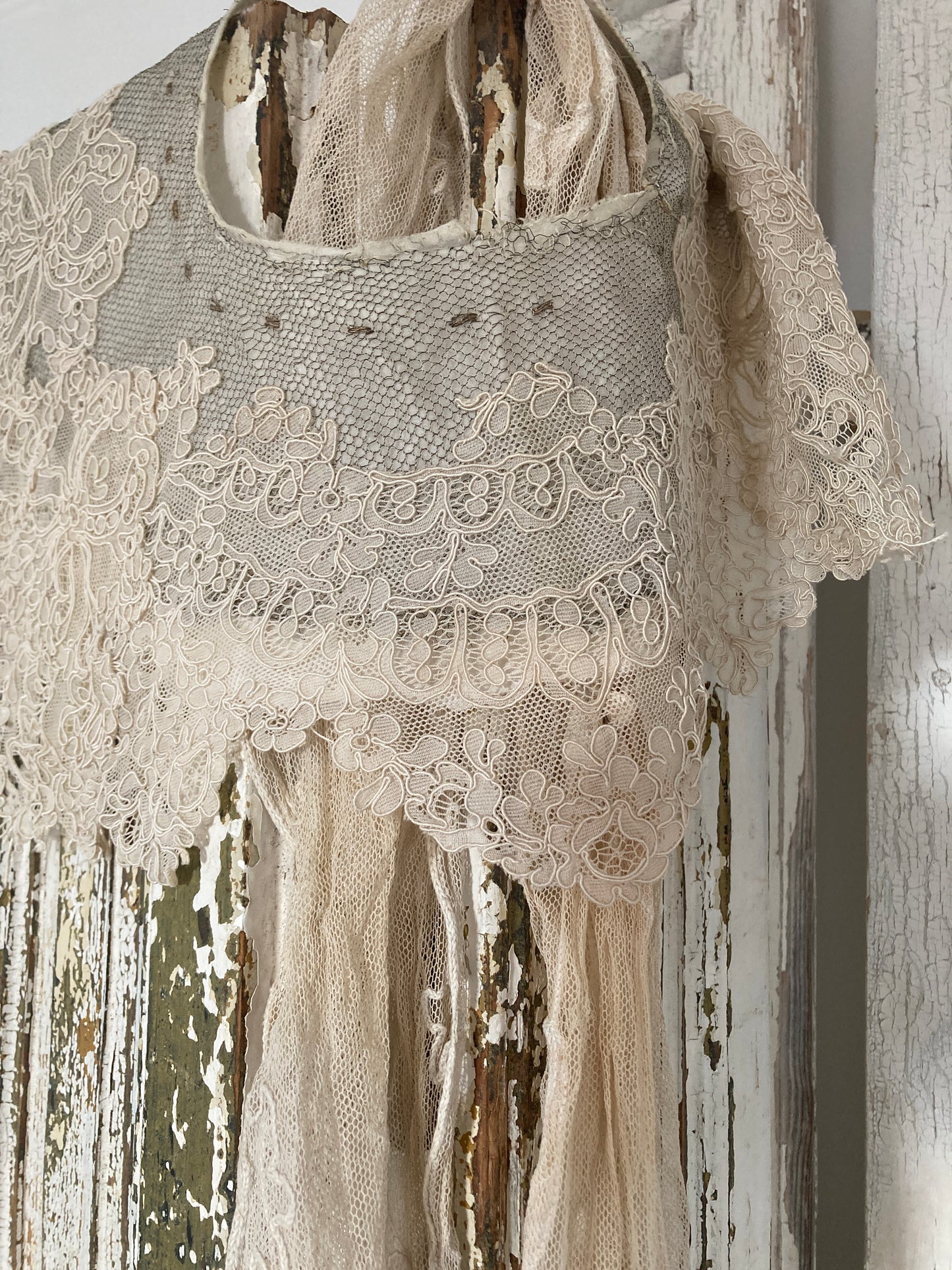 French metal wirework lace collar
