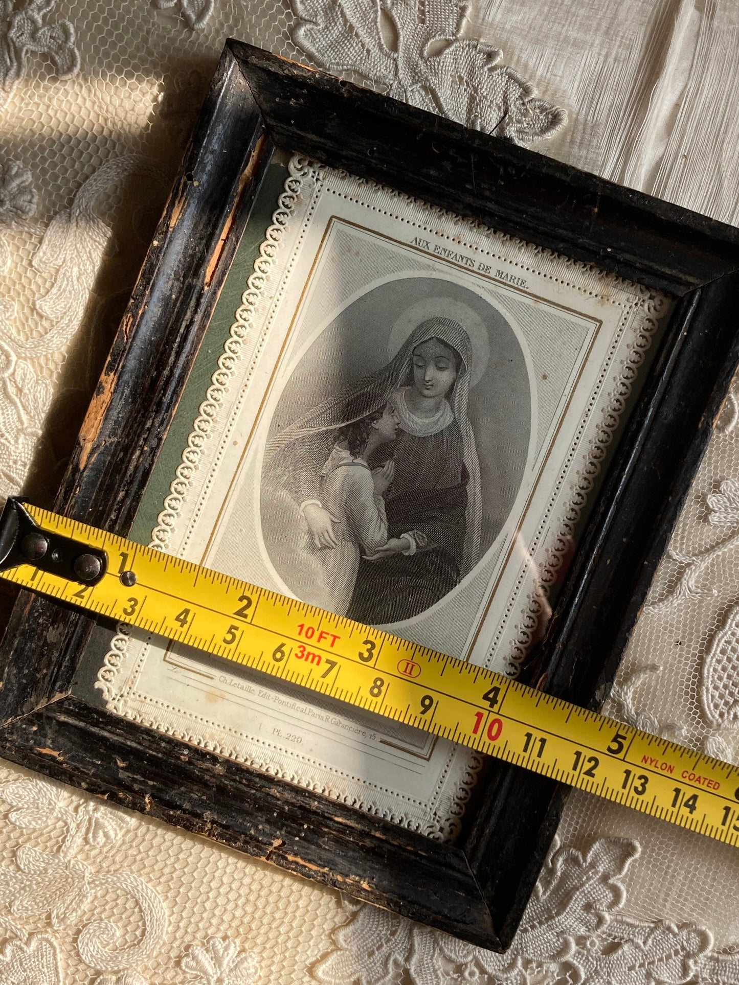 Charming french paper lace Saint picture