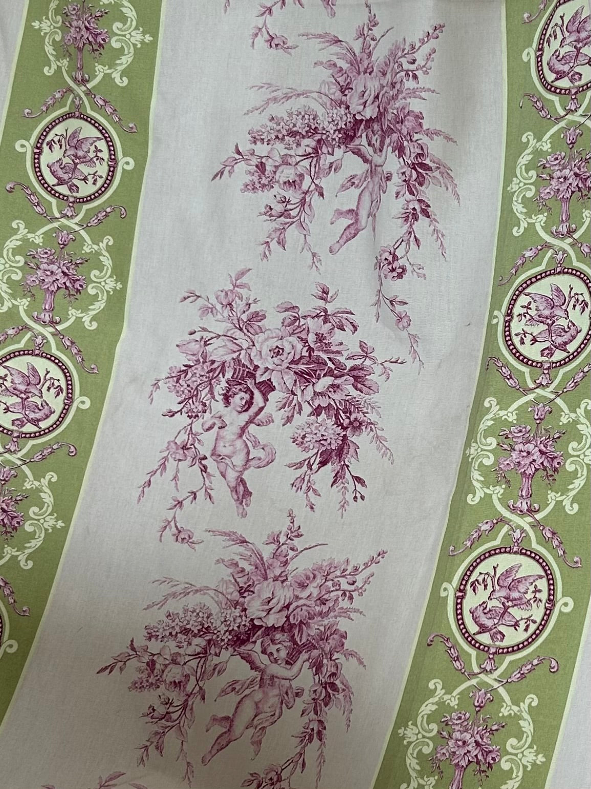 Massive panel of toile de jouy.