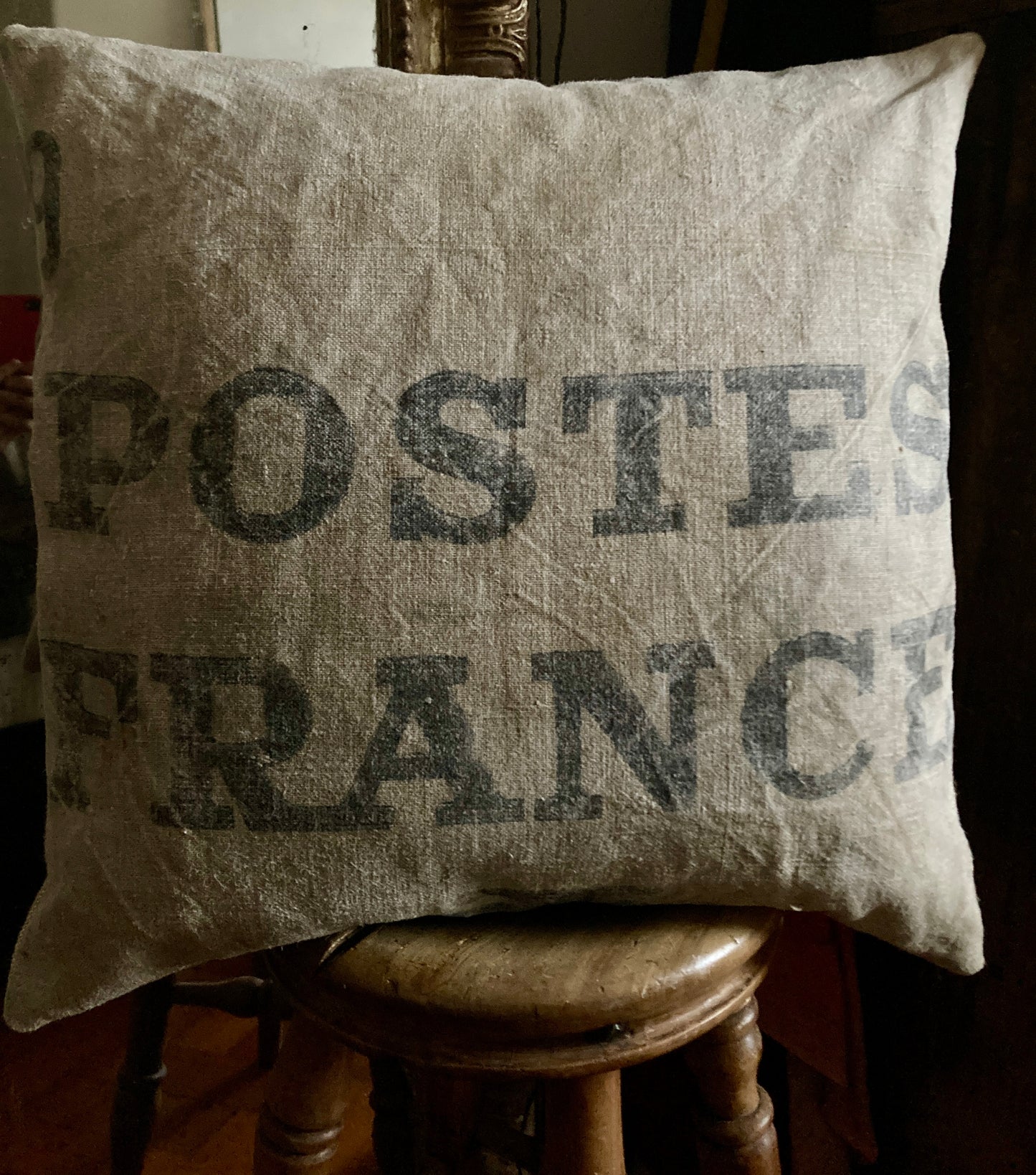 La Poste cushion number 4