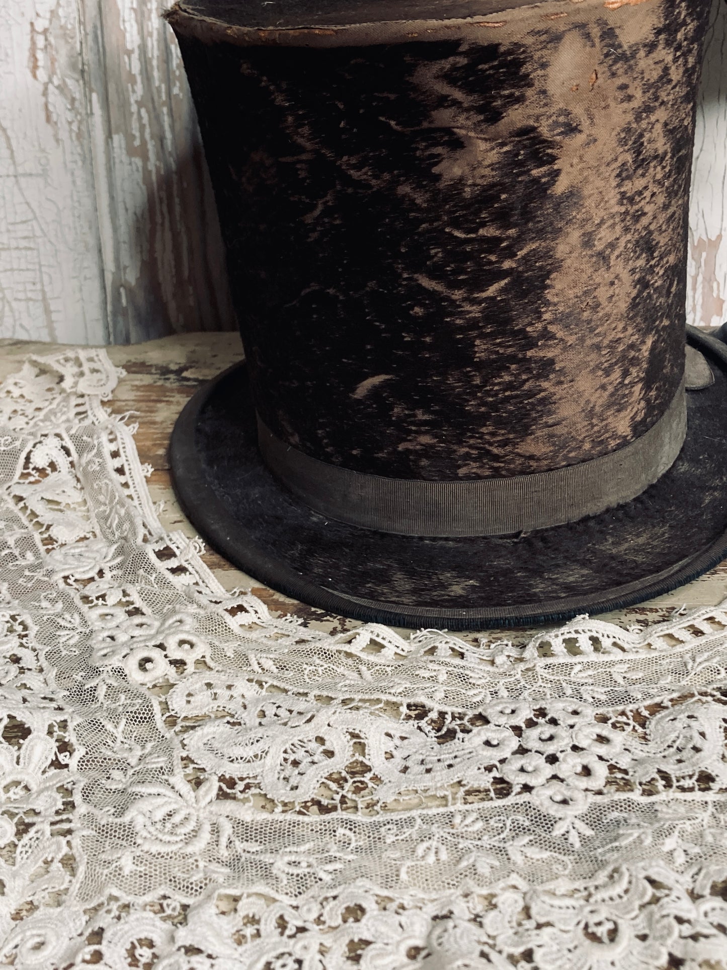 White antique lace collar