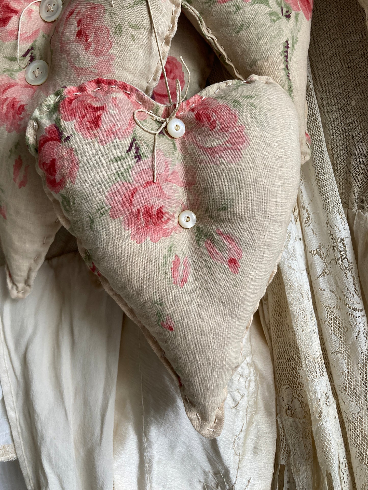 Antique french roses heart number 6