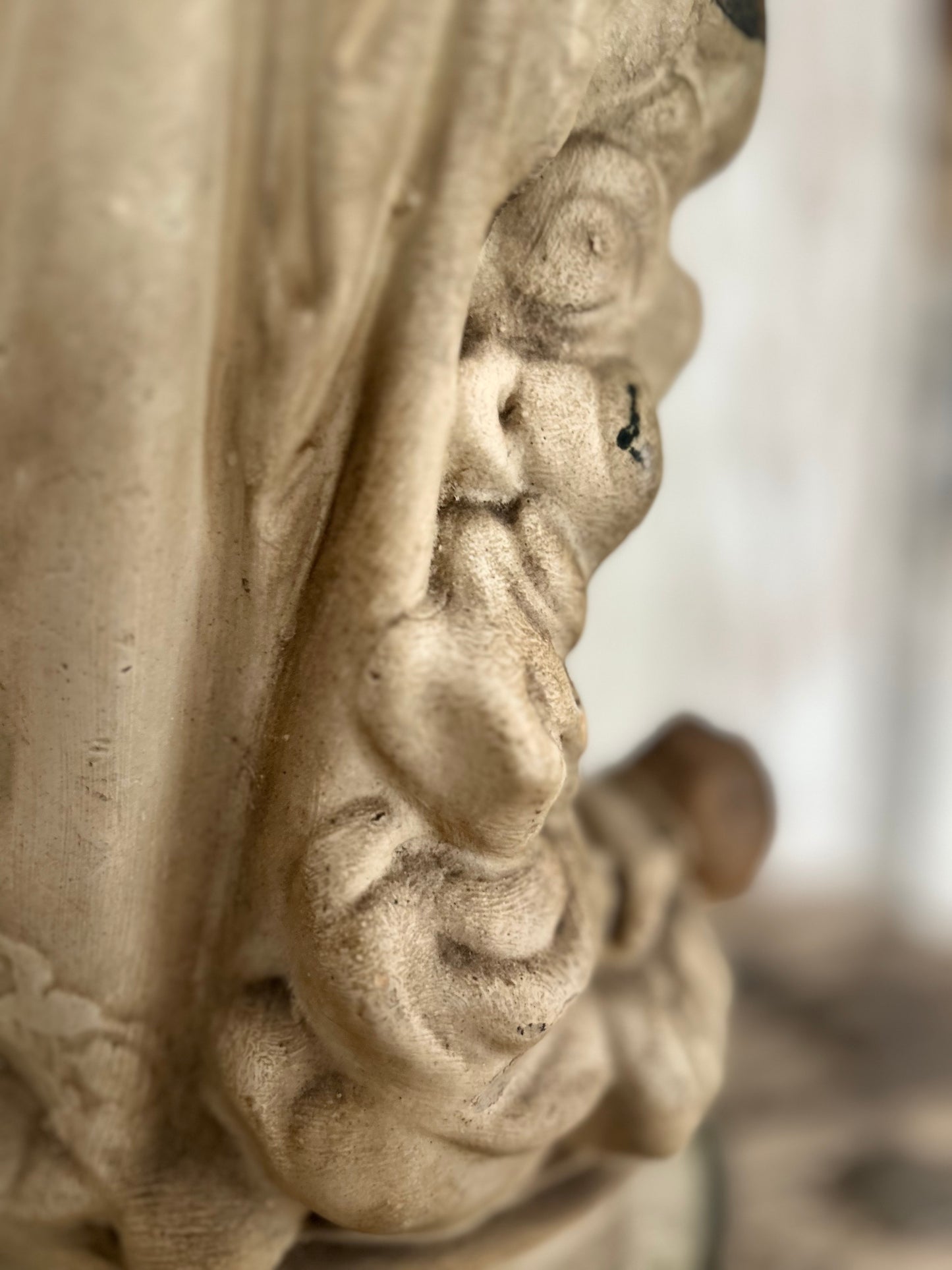 A stunning Madonna and child religious statue.
