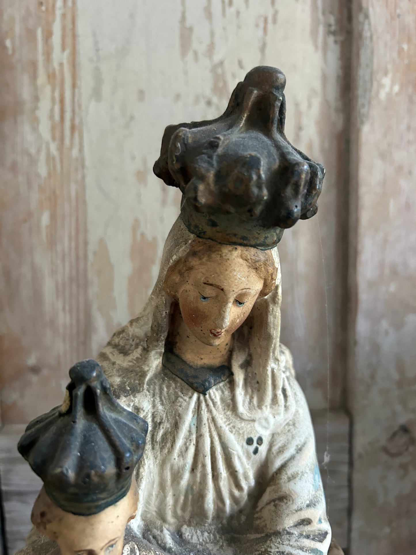 A stunning Madonna and child religious statue.