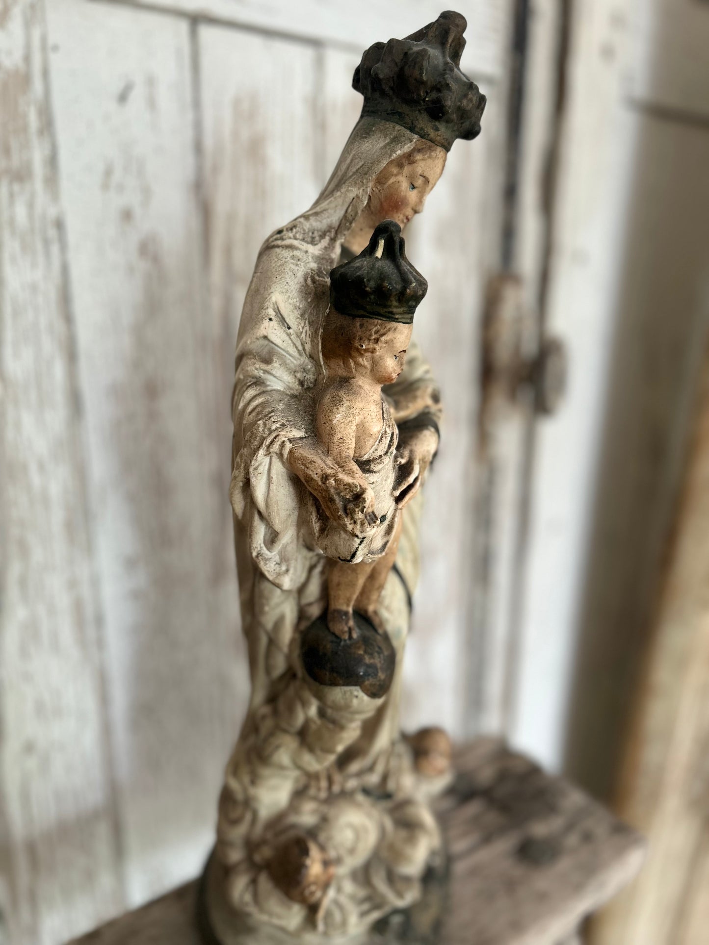 A stunning Madonna and child religious statue.