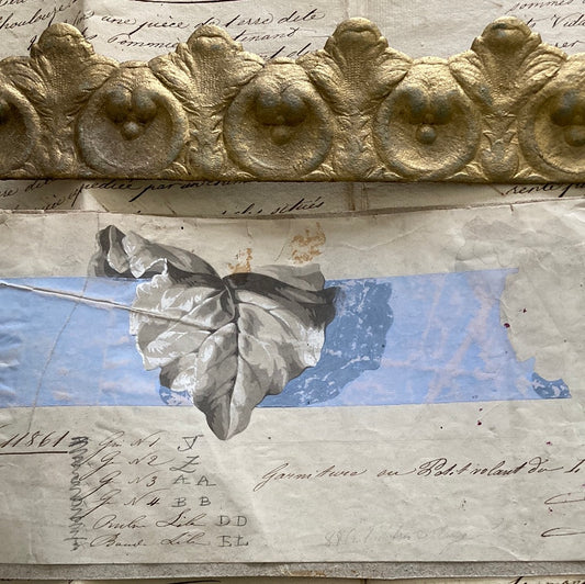 Unfinished blue leaf border