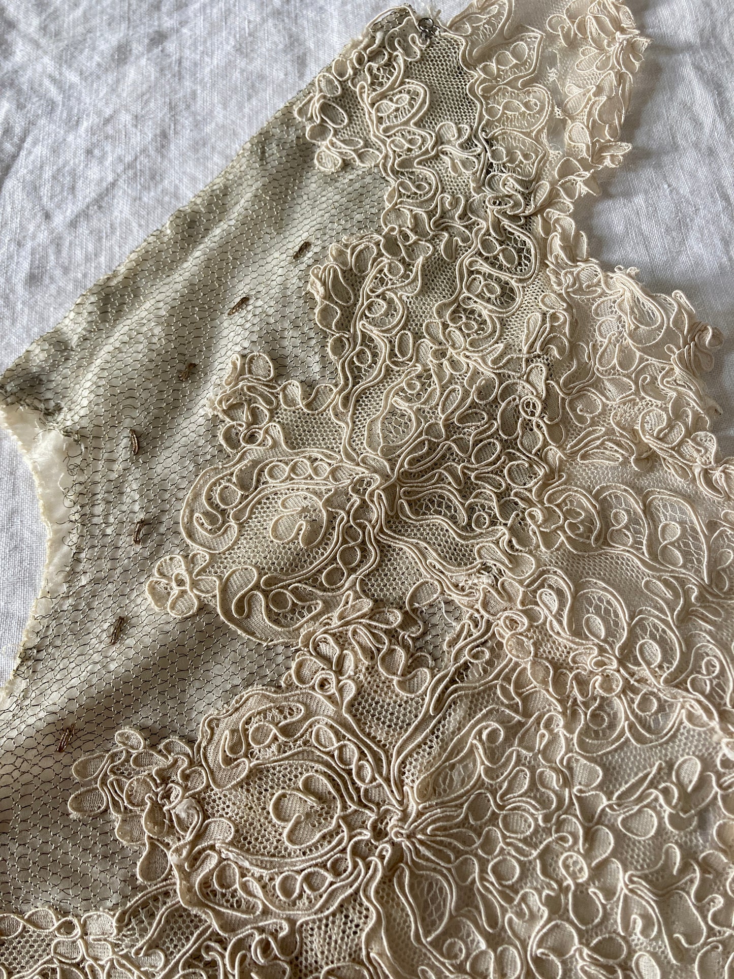 French metal wirework lace collar