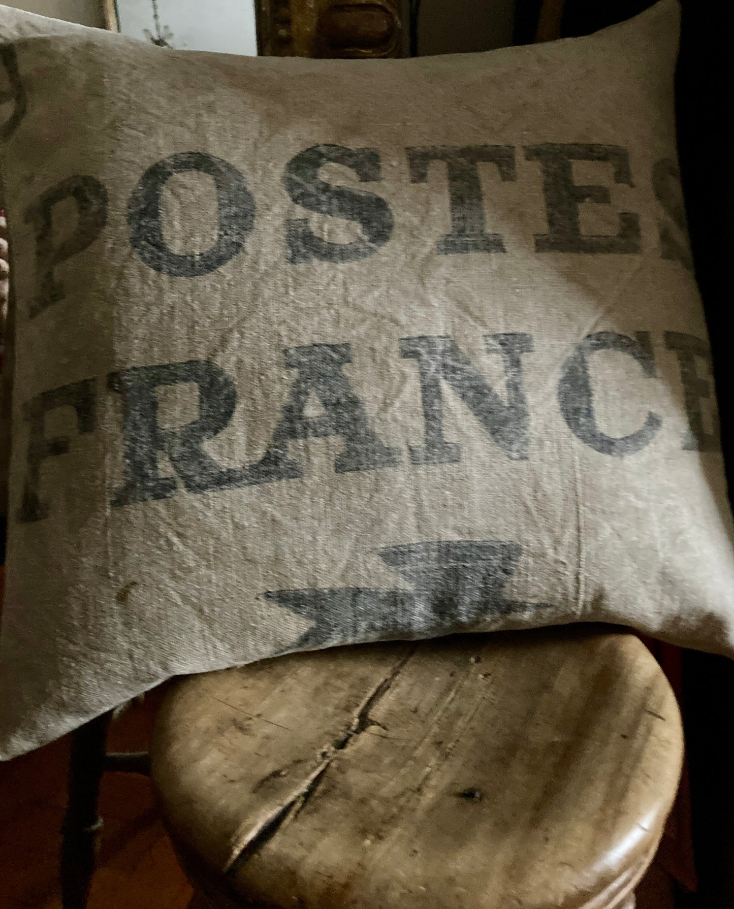 La Poste cushion number 4