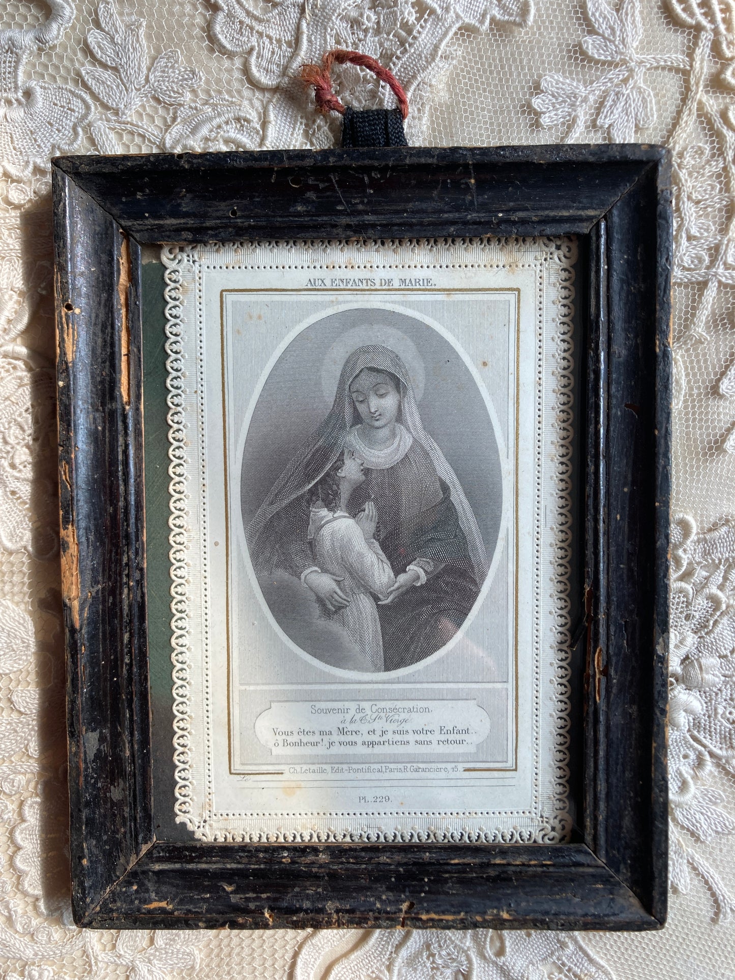 Charming french paper lace Saint picture
