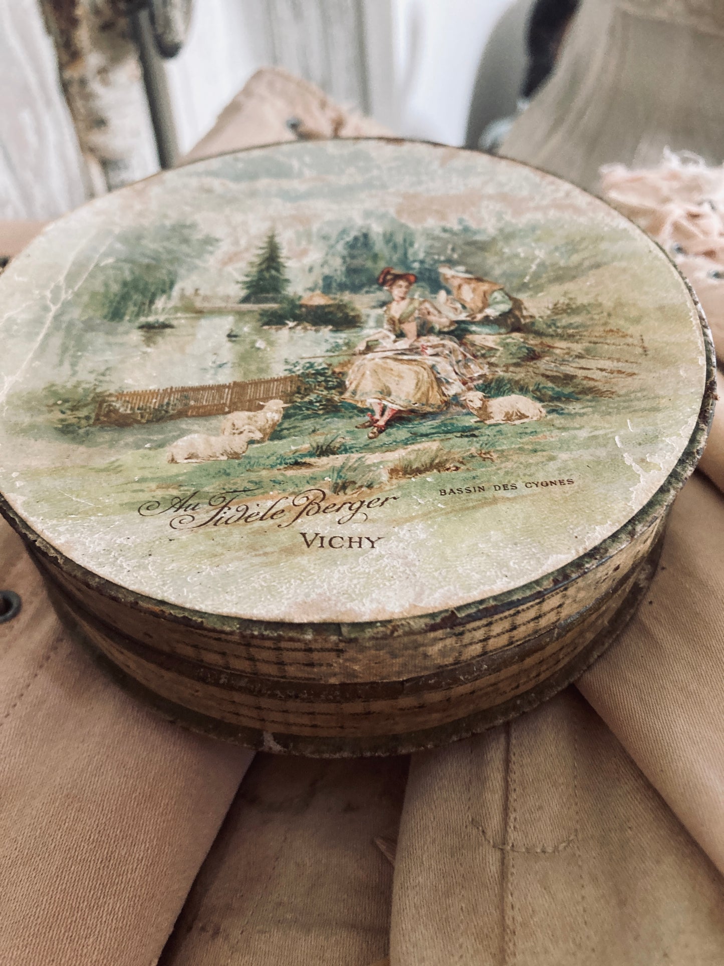 Antique French bon bon tin.
