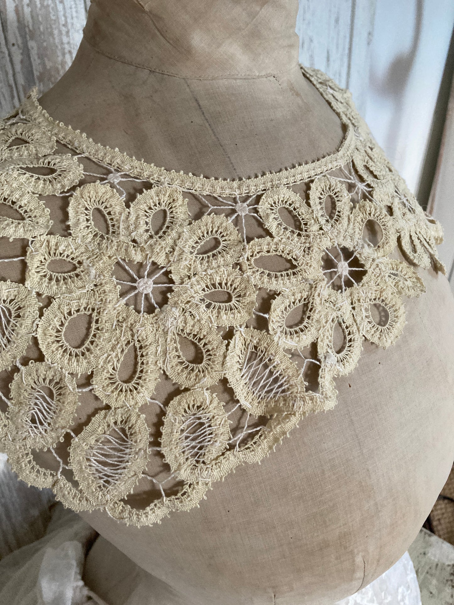 Tape lace collar