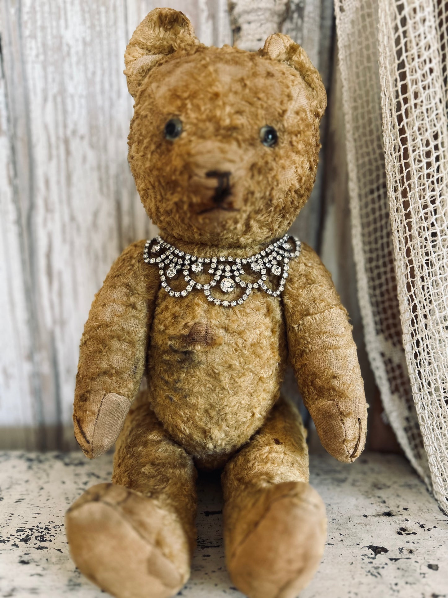 Vintage teddy bear (Charlie)