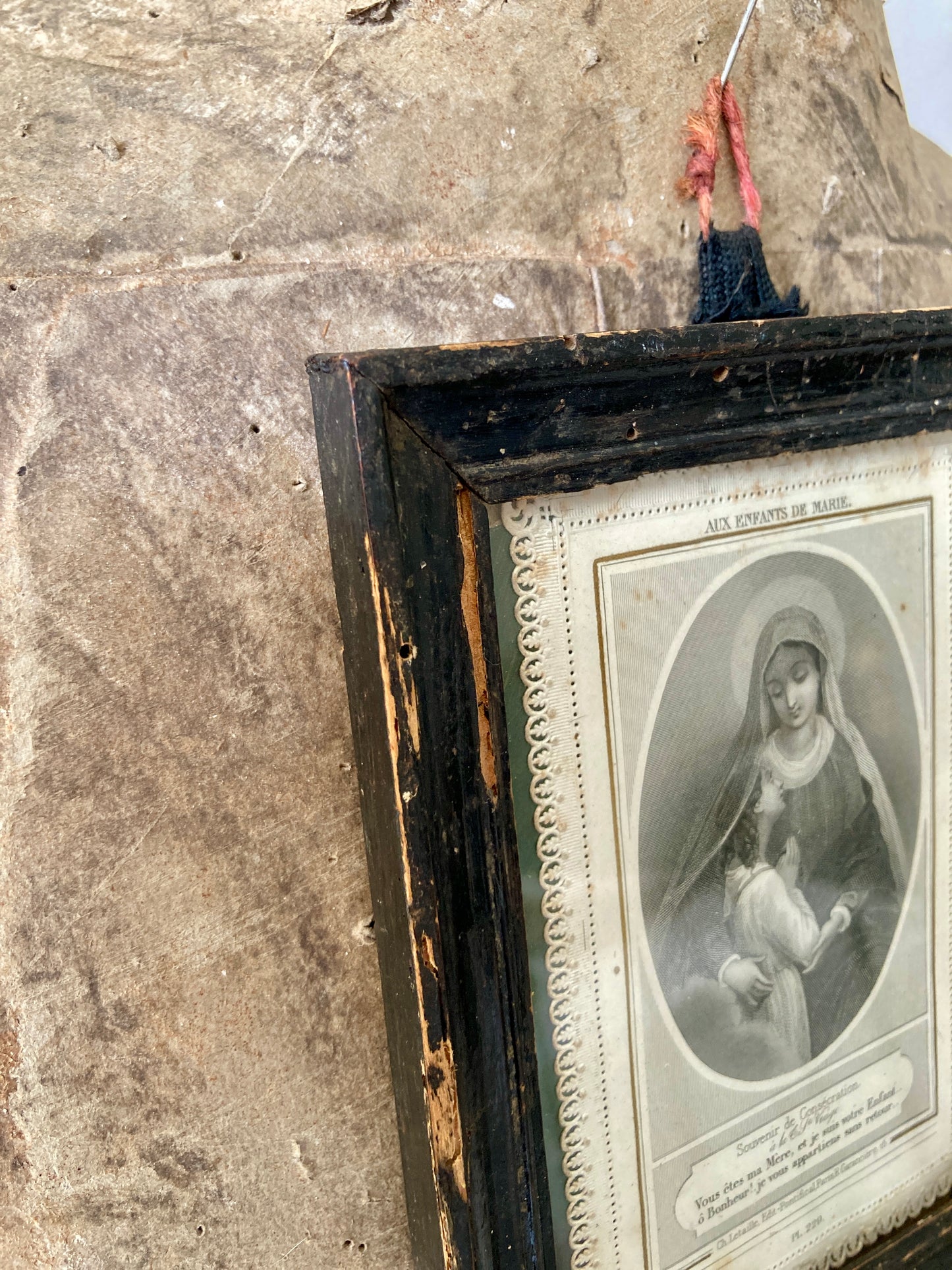 Charming french paper lace Saint picture