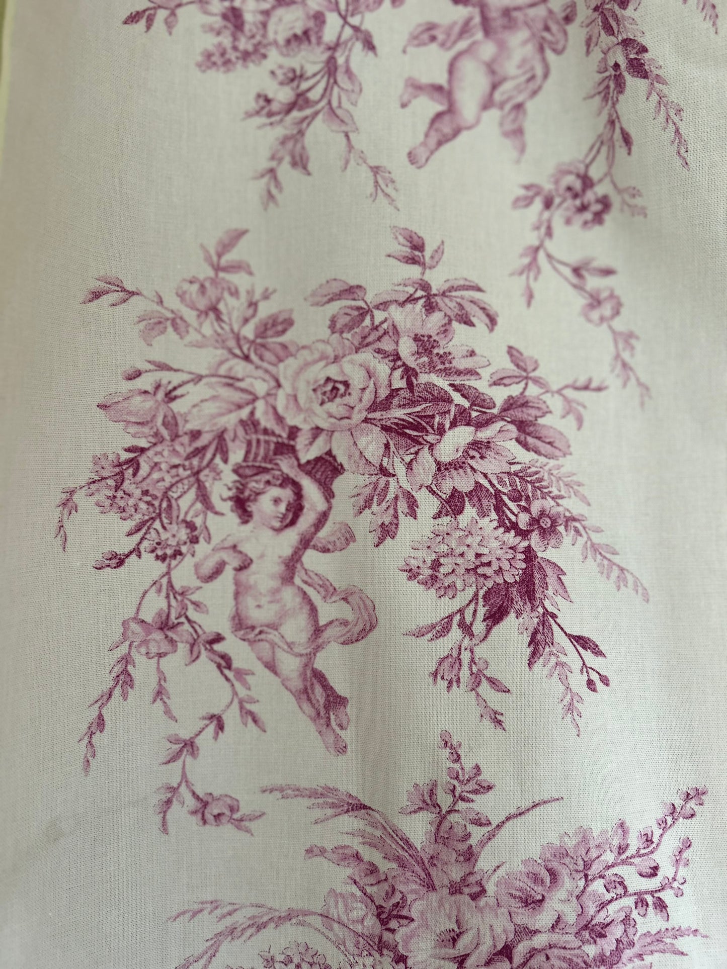 Massive panel of toile de jouy.