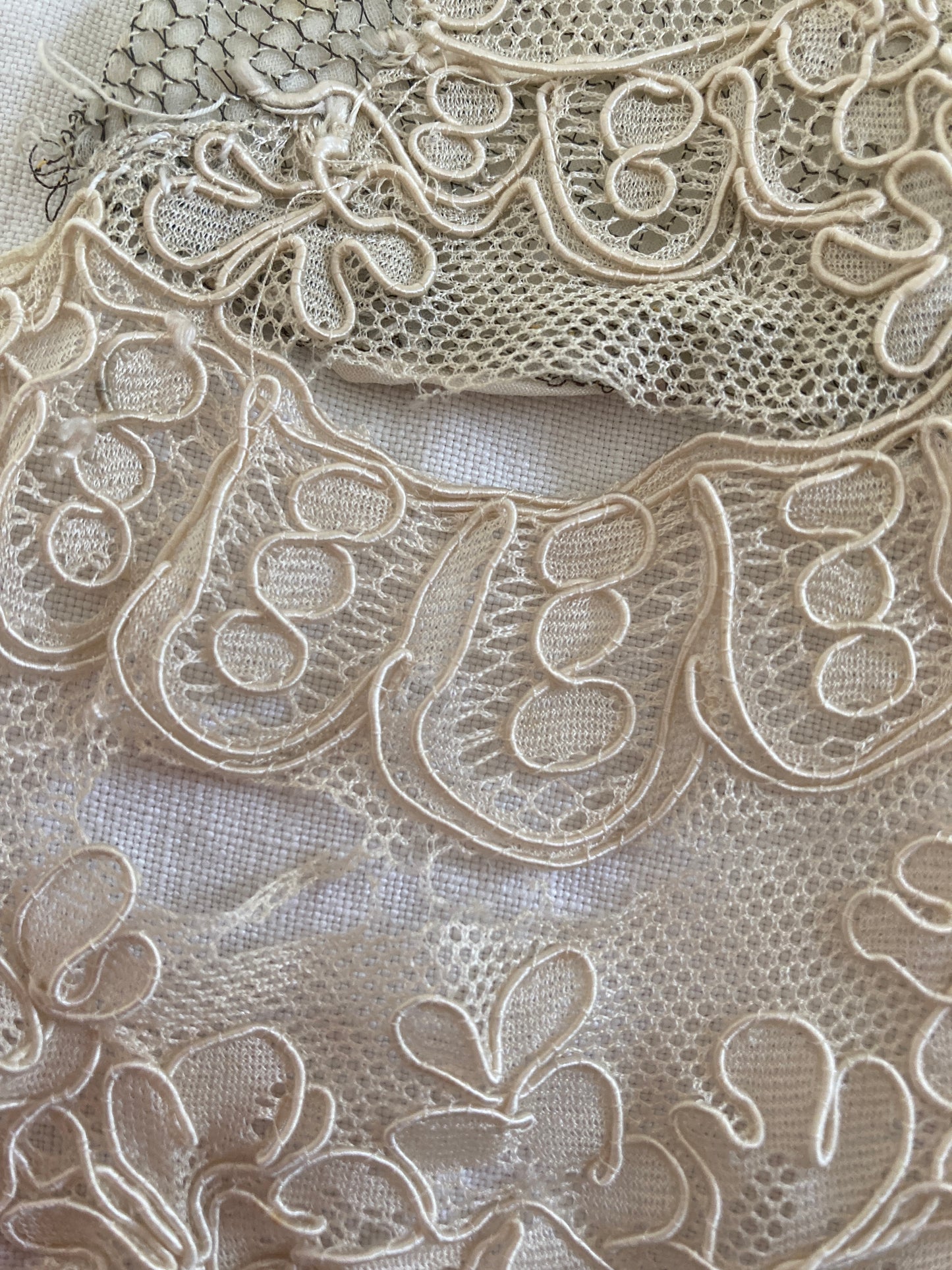 French metal wirework lace collar