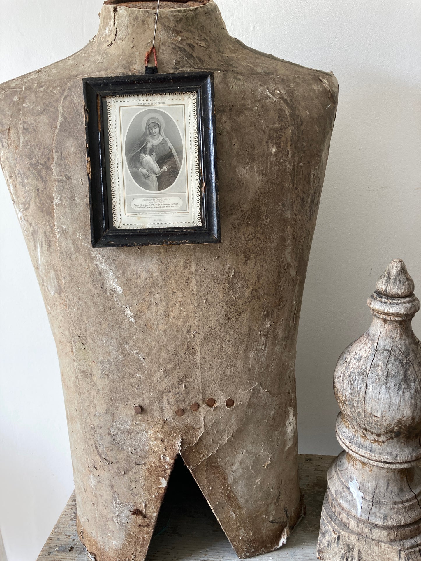 Charming french paper lace Saint picture