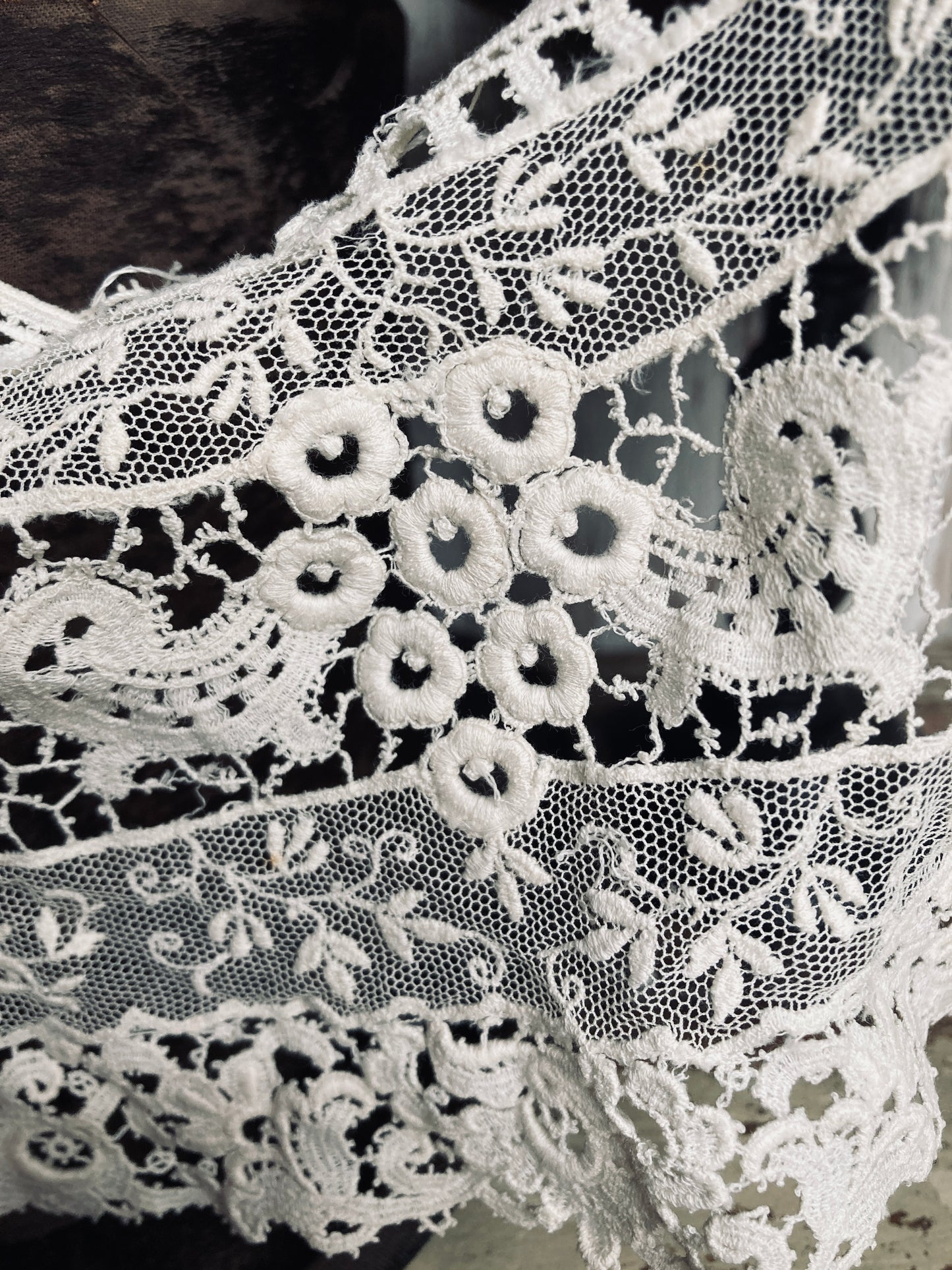 White antique lace collar