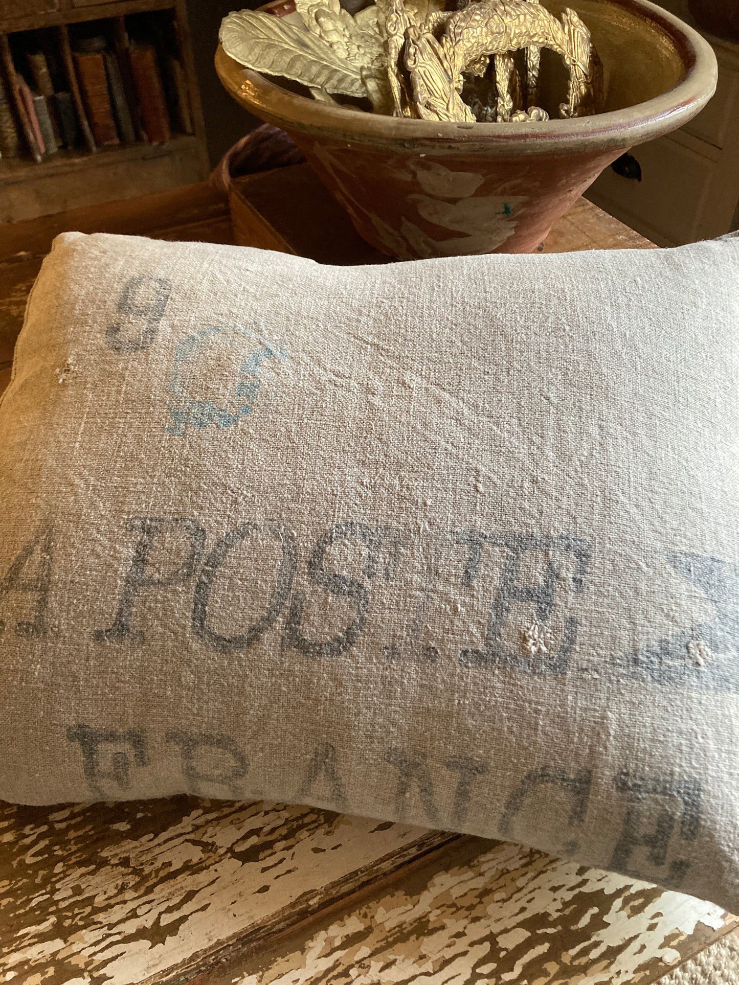 La Poste cushion number 1