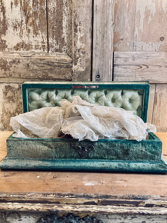 Victorian velvet jewellery box.