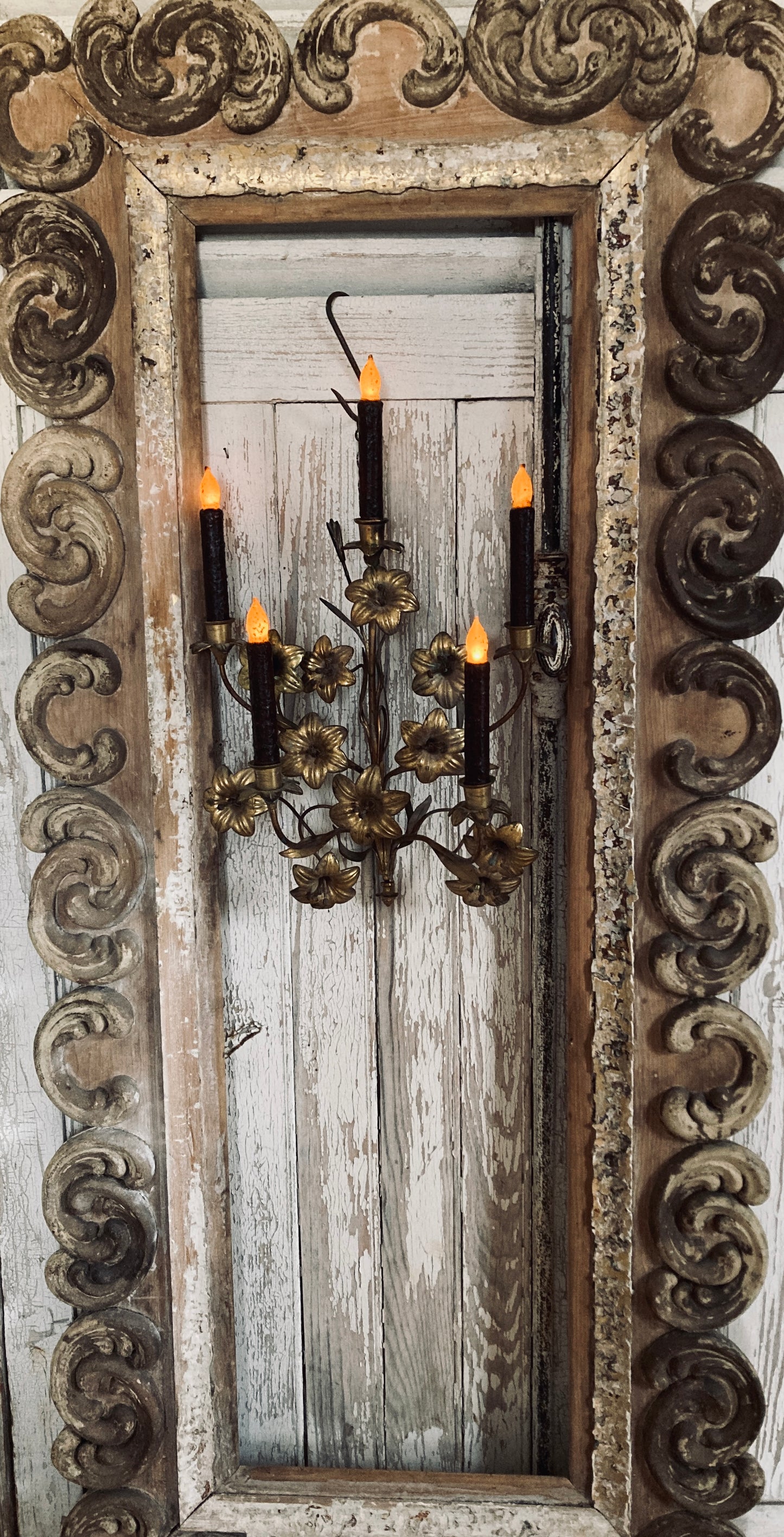 Hanging french candle holder