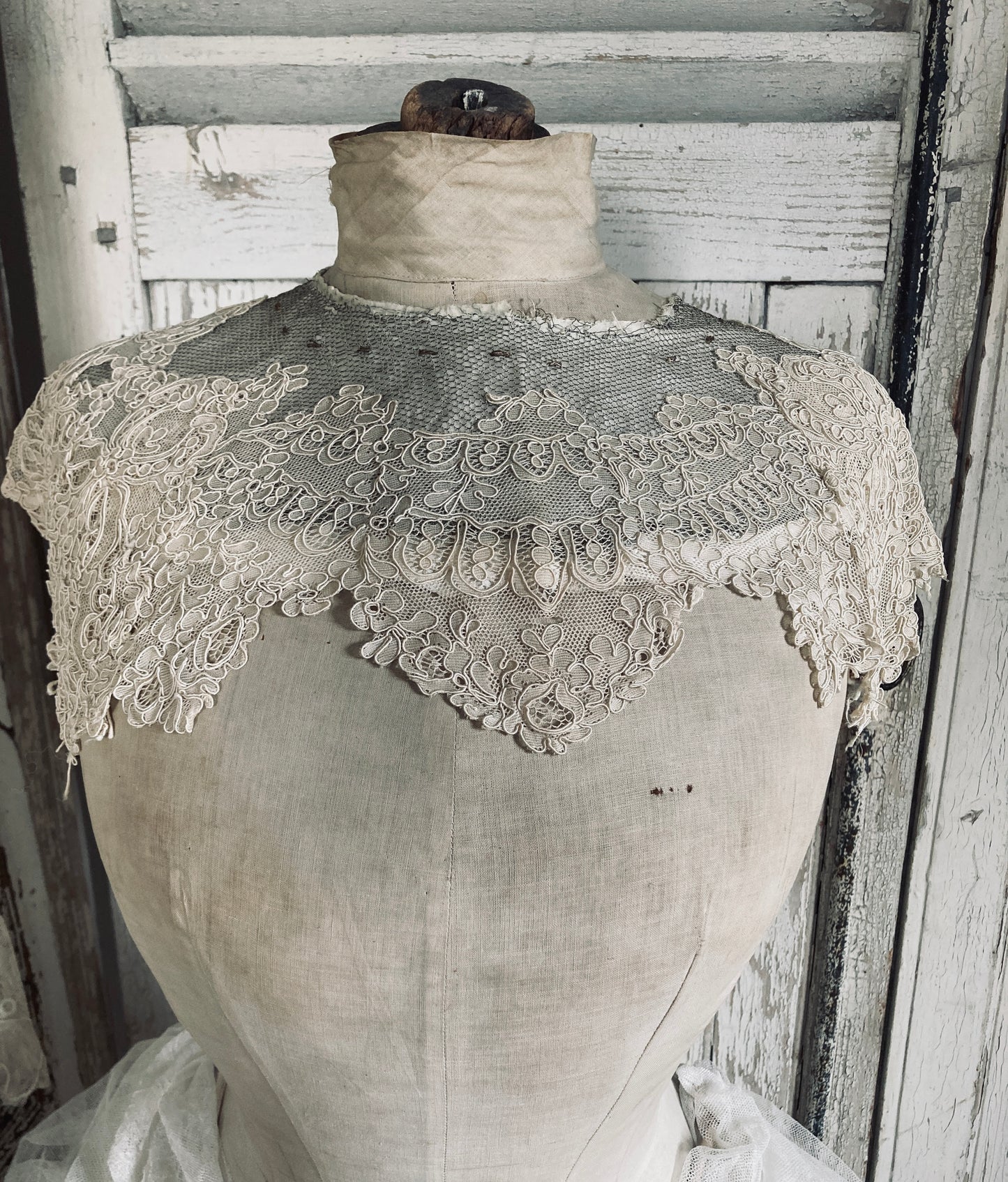 French metal wirework lace collar