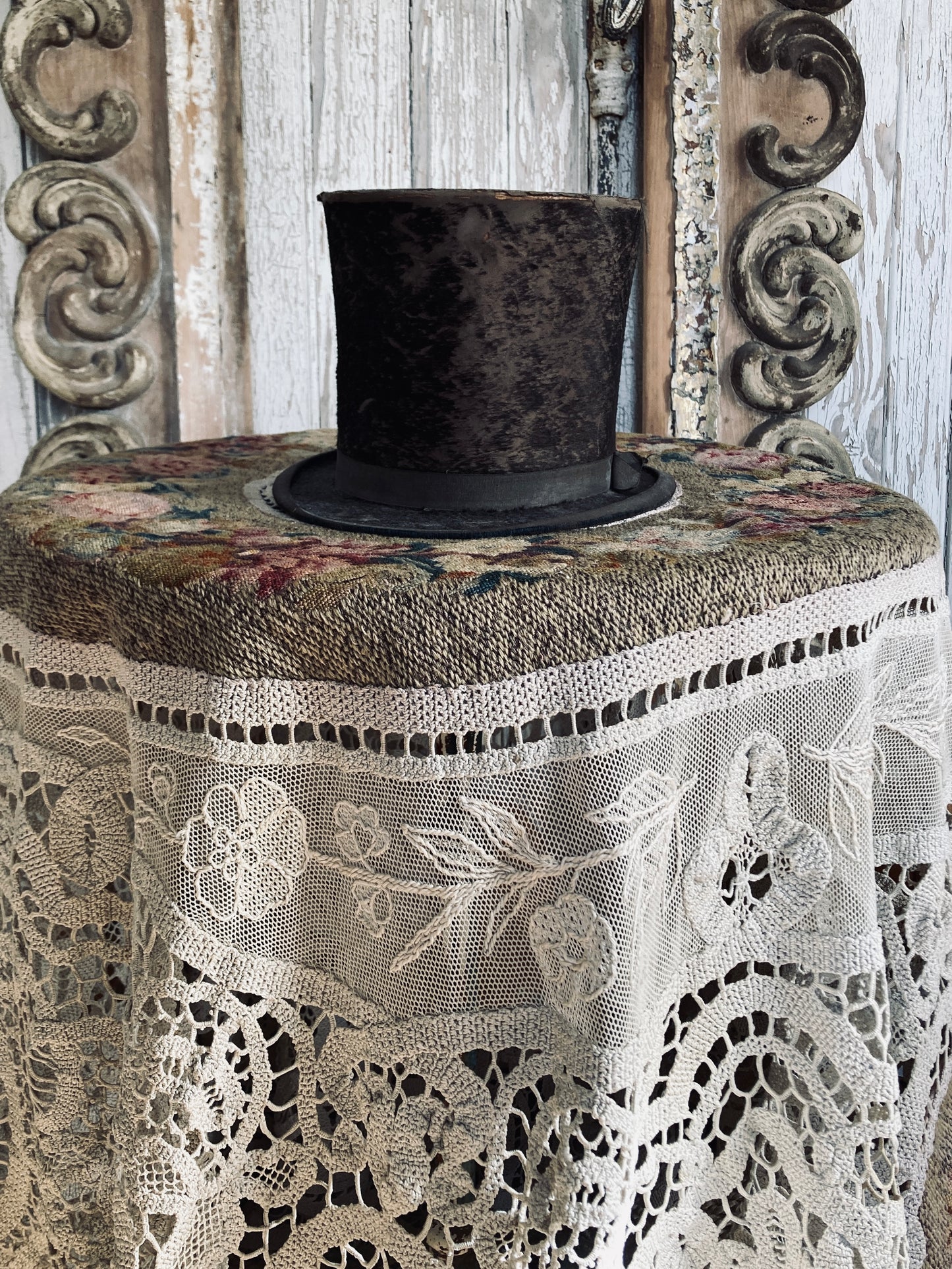 Glorious fine tapestry and crochet lace panelled table covering.