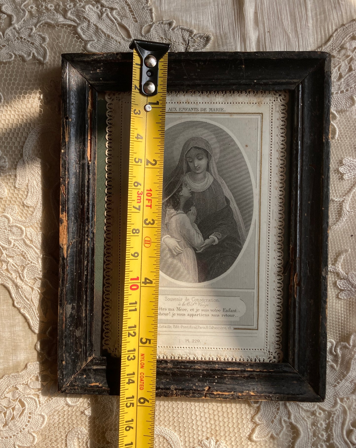 Charming french paper lace Saint picture