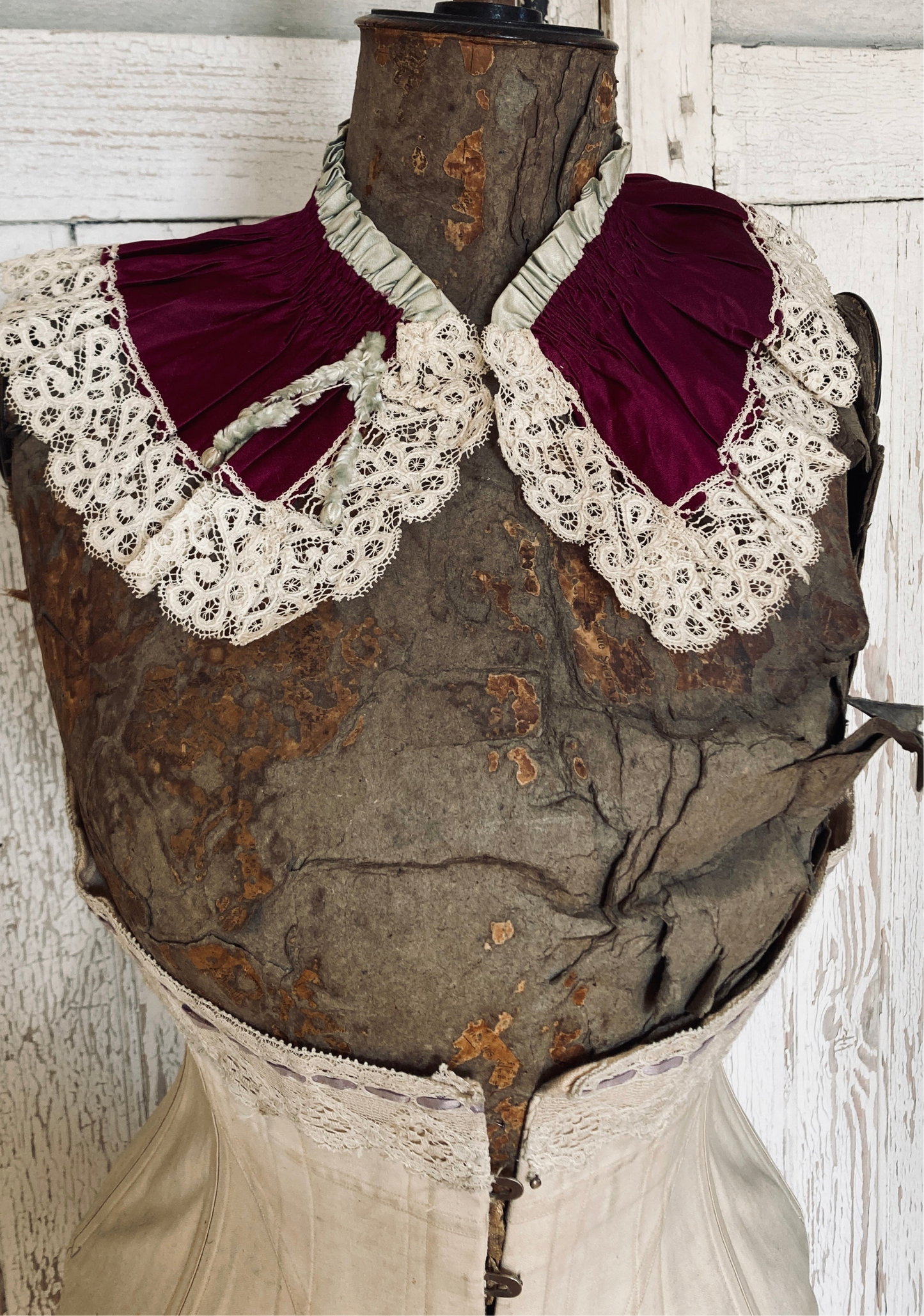 Victorian collar