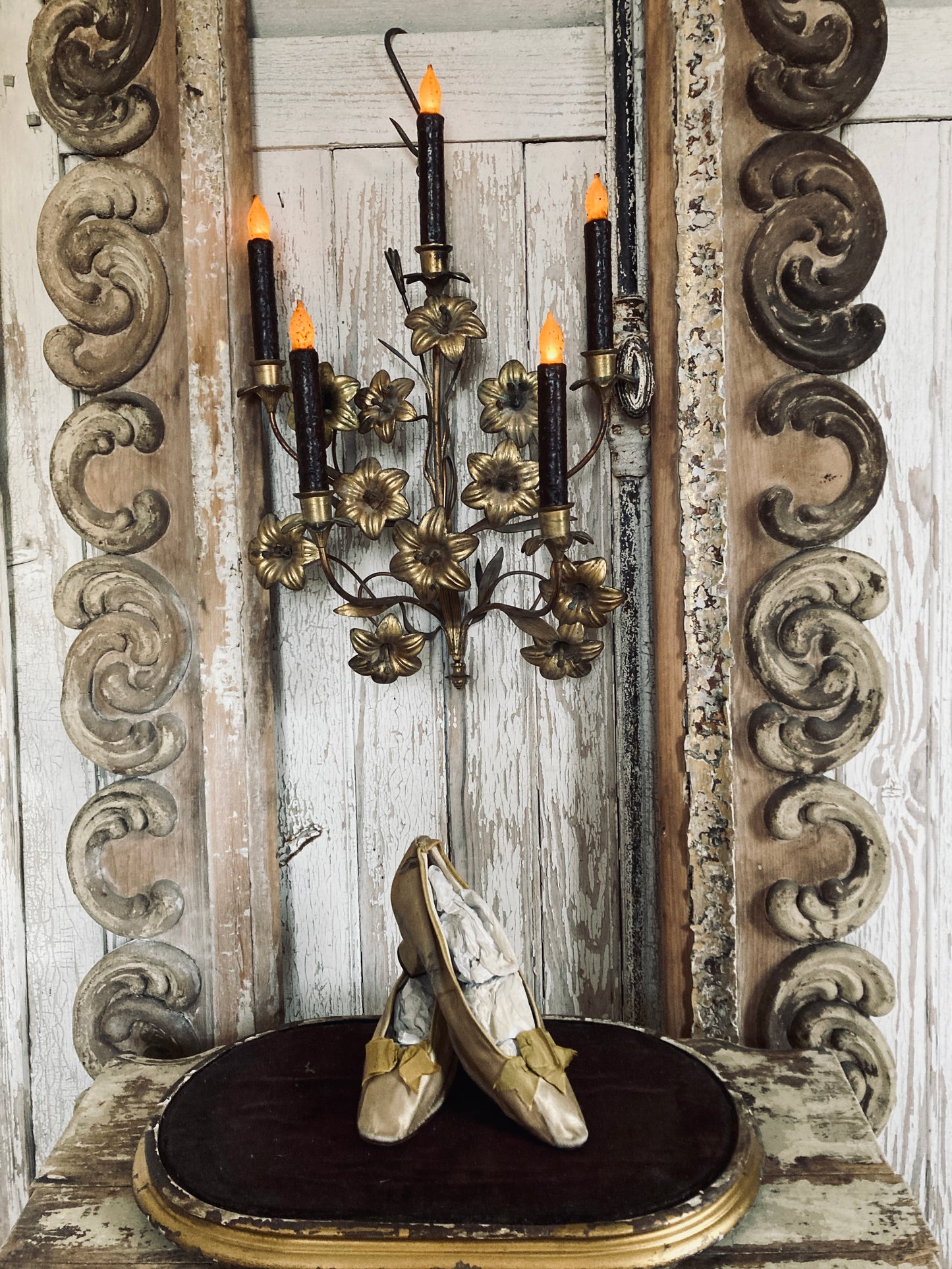 Hanging french candle holder