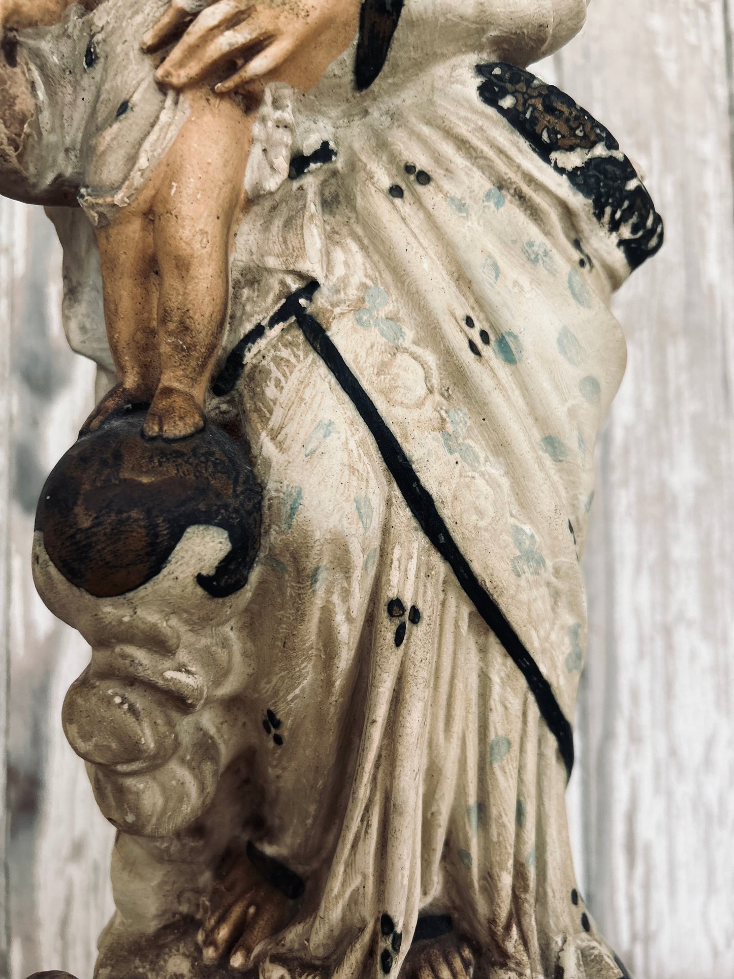 A stunning Madonna and child religious statue.
