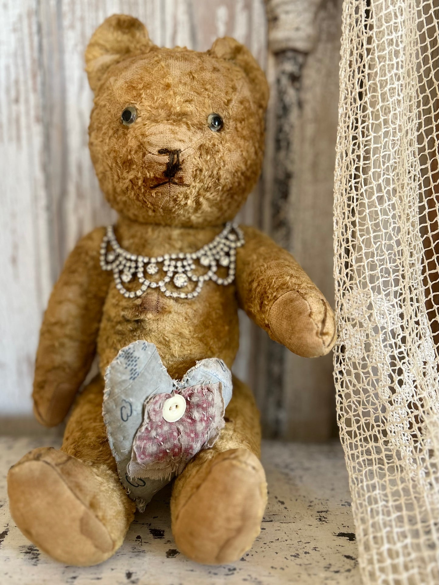 Vintage teddy bear (Charlie)